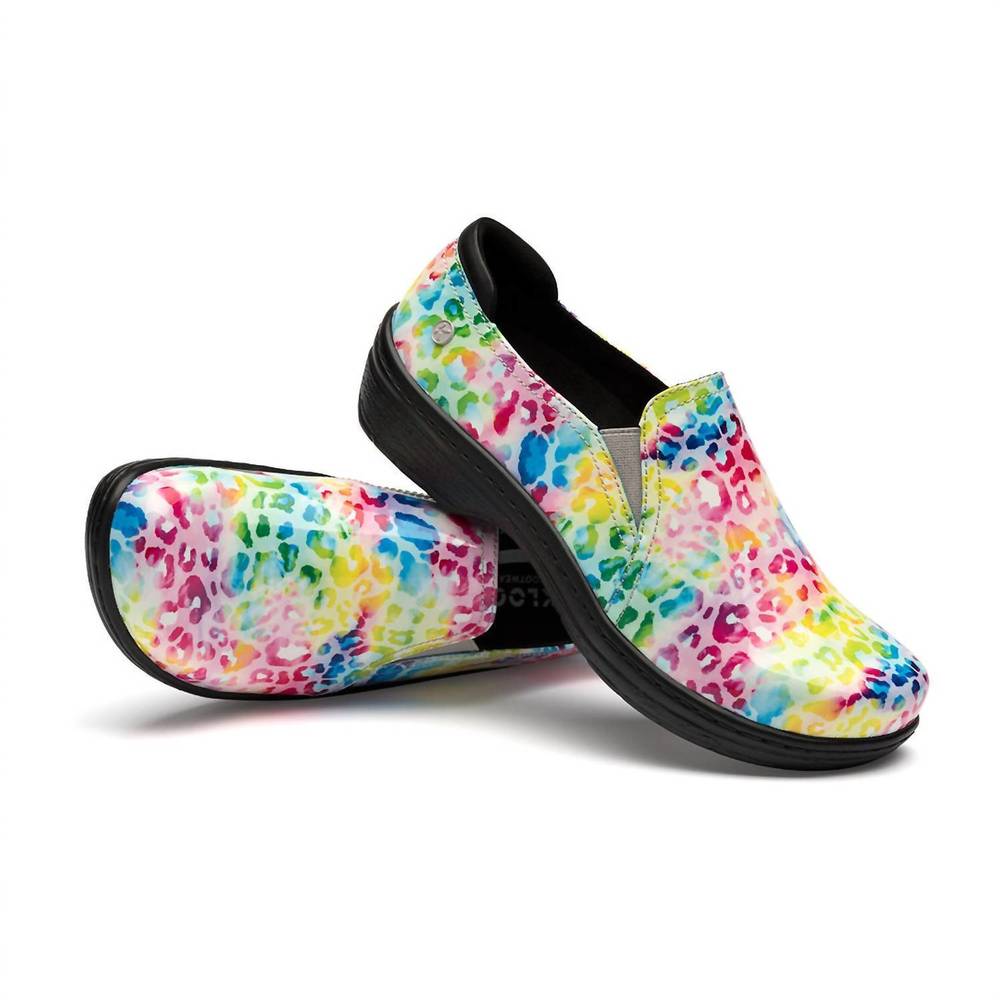 NEW KLOGS FOOTWEAR women's moxy leather nursing clogs in tie die cheeta patent 3